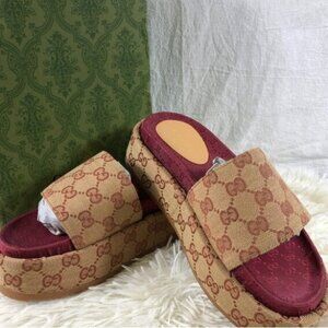 NEW Gucci Angelina GG Canvas Platform Slide Sandals in Beige Brown